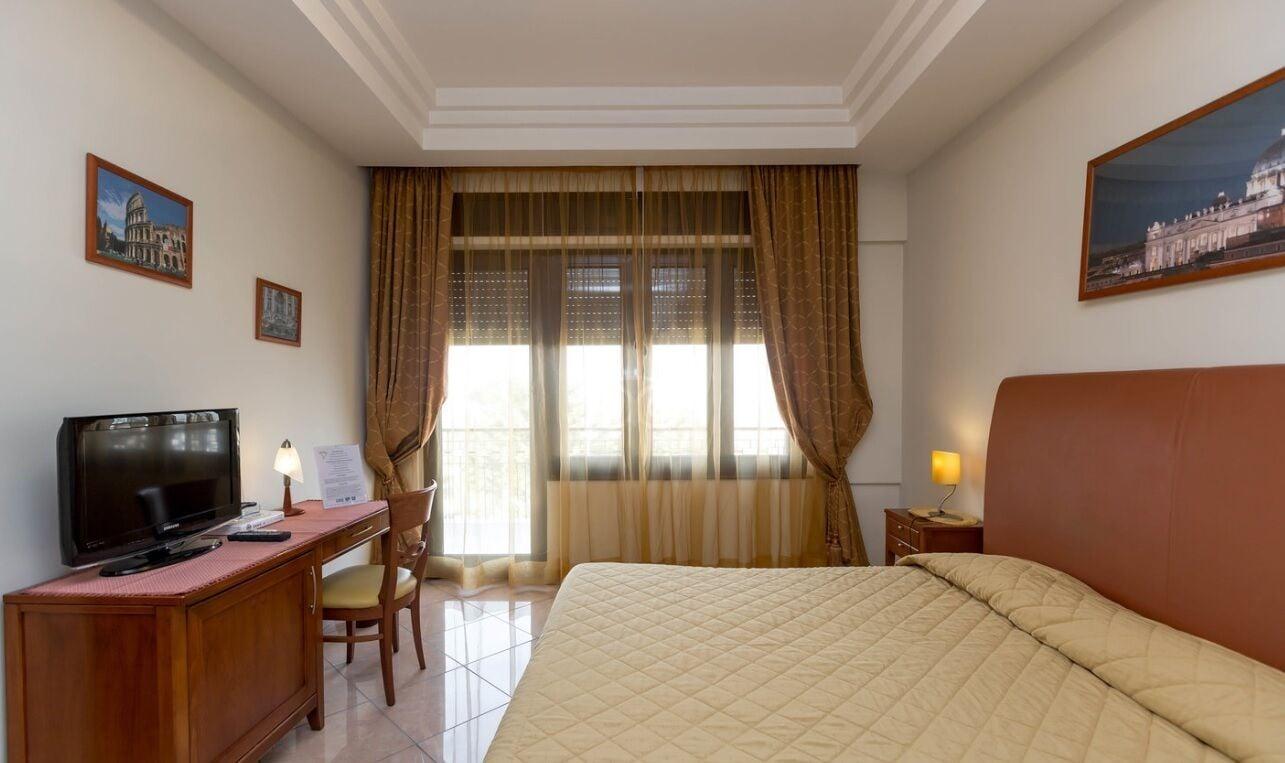 Ranch Palace Hotel เนเปิลส์ ภายนอก รูปภาพ