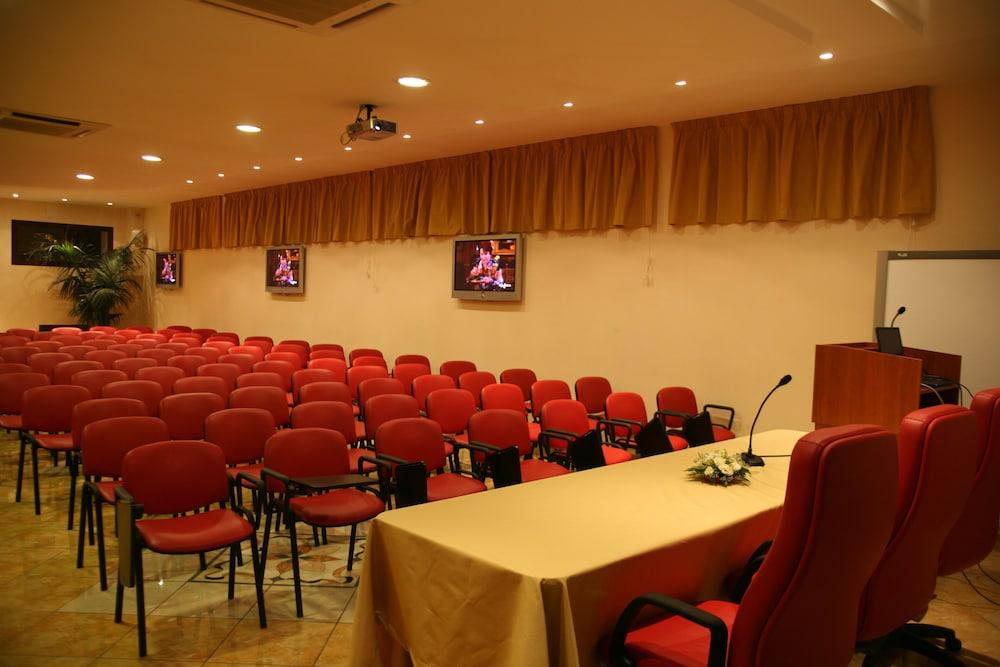 Ranch Palace Hotel เนเปิลส์ ภายนอก รูปภาพ