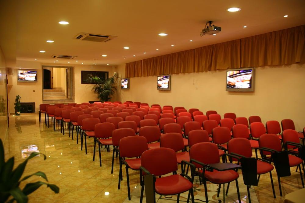 Ranch Palace Hotel เนเปิลส์ ภายนอก รูปภาพ