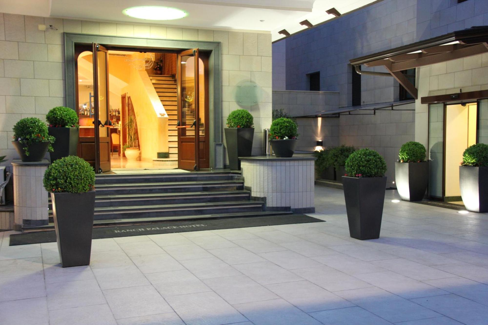 Ranch Palace Hotel เนเปิลส์ ภายนอก รูปภาพ