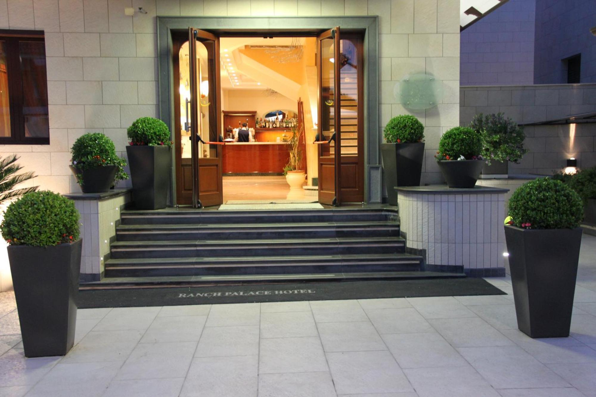 Ranch Palace Hotel เนเปิลส์ ภายนอก รูปภาพ