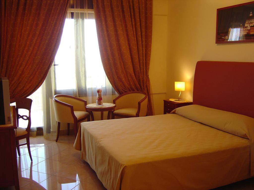 Ranch Palace Hotel เนเปิลส์ ภายนอก รูปภาพ